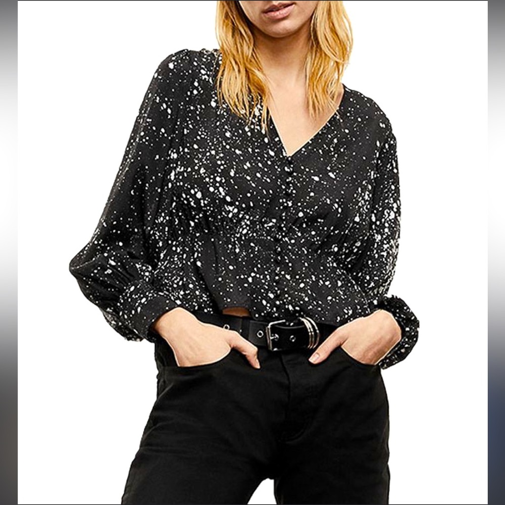 Peplum hem puffed sleeve v-neck top